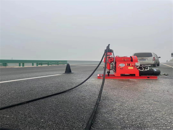 信丰马路路基路面开裂下沉注浆加固灌浆