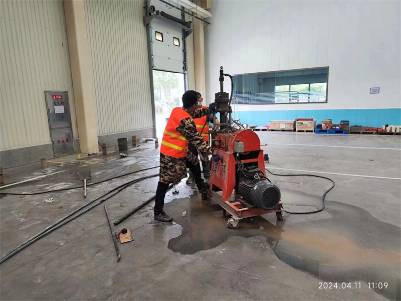 信丰厂房地面下沉塌陷注浆加固施工